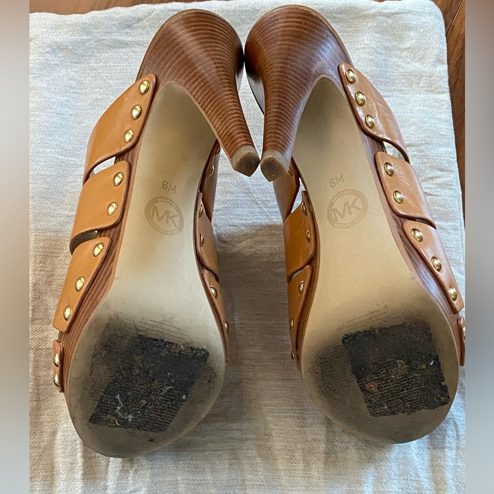 Sandals - Picture 2 of 4